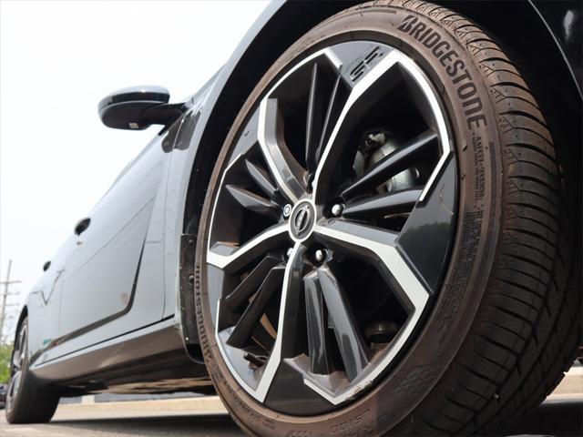 Photo of 2024 Super Black Nissan Altima