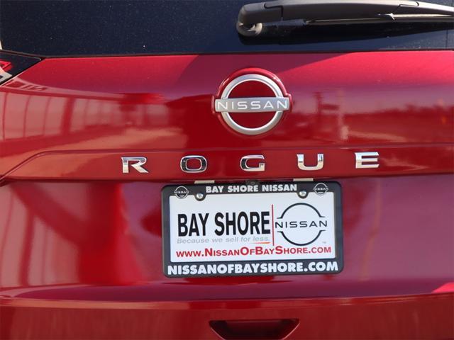 Photo of 2023 Scarlet Ember Tintcoat Nissan Rogue