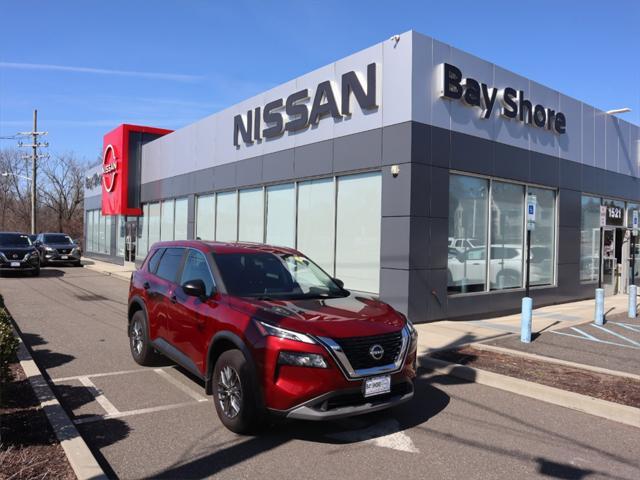 Photo of 2023 Scarlet Ember Tintcoat Nissan Rogue