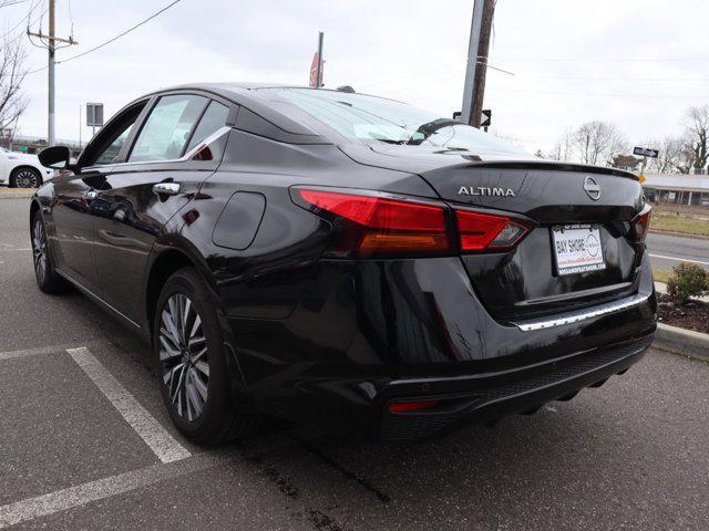 Photo of 2023 Super Black Nissan Altima