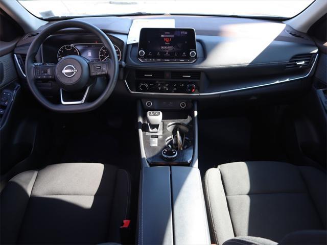 Photo of 2023 Super Black Nissan Rogue
