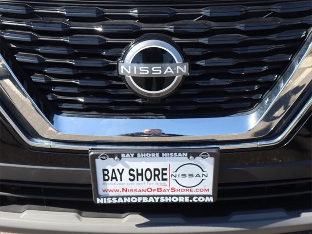 Photo of 2023 Super Black Nissan Rogue