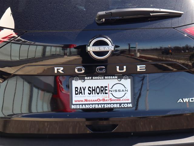 Photo of 2023 Super Black Nissan Rogue