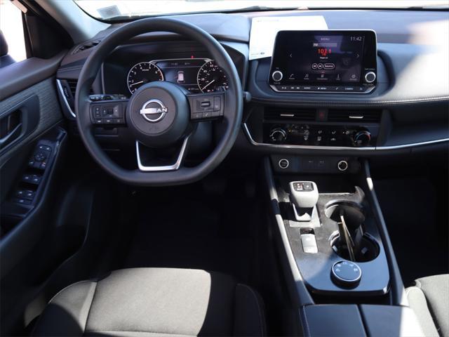 Photo of 2023 Super Black Nissan Rogue
