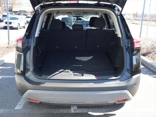Photo of 2023 Super Black Nissan Rogue
