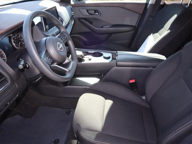 Photo of 2023 Super Black Nissan Rogue