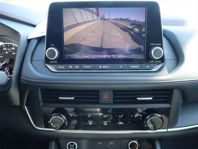 Photo of 2023 Super Black Nissan Rogue