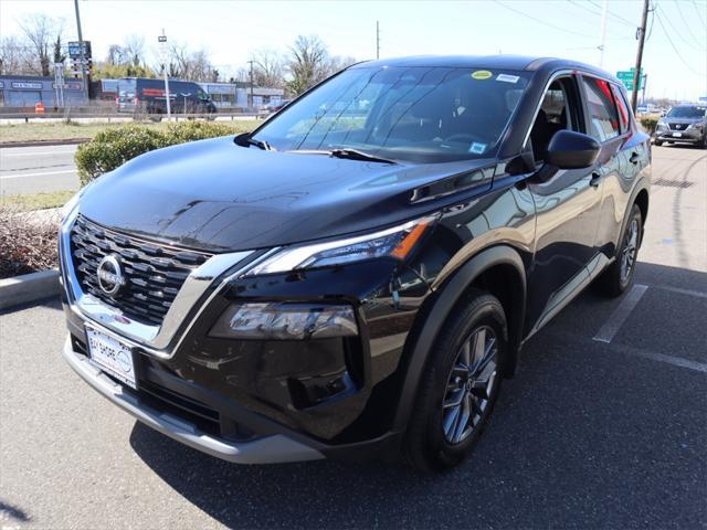 Photo of 2023 Super Black Nissan Rogue