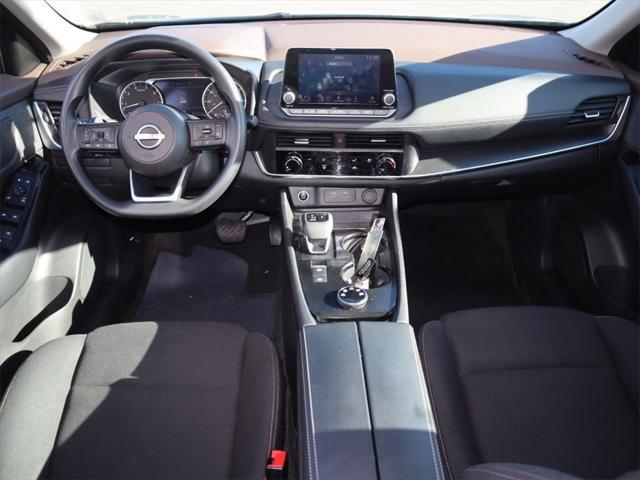 Photo of 2023 Super Black Nissan Rogue