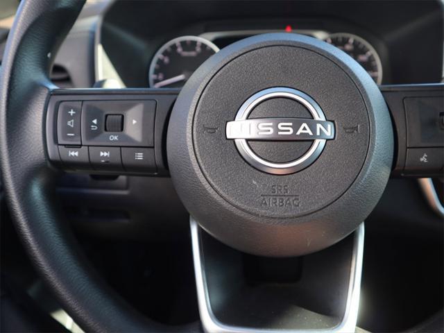 Photo of 2023 Super Black Nissan Rogue