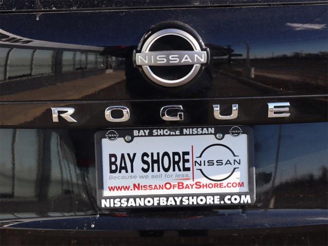 Photo of 2023 Super Black Nissan Rogue