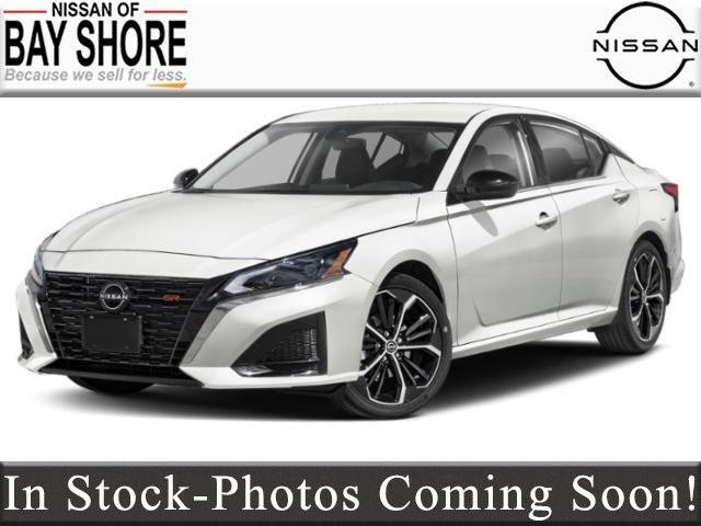 Photo of 2025 Pearl White Tricoat Nissan Altima