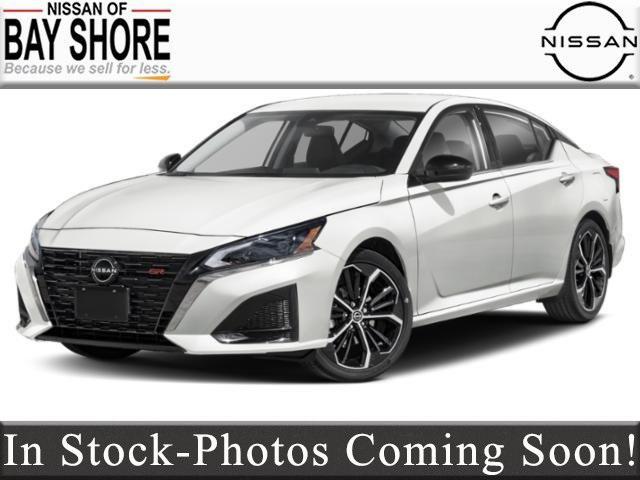 Photo of 2025 Pearl White Tricoat Nissan Altima