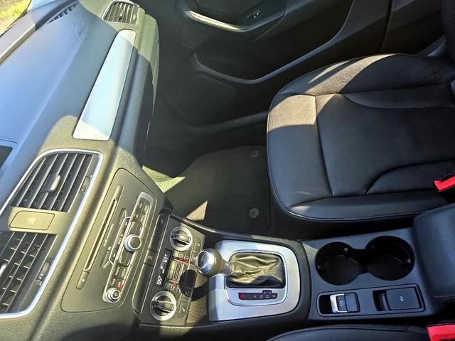 Photo of 2015 WHITE Audi Q3