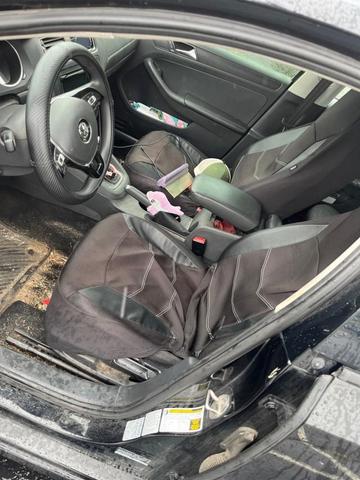 Photo of 2015 Black Volkswagen Jetta