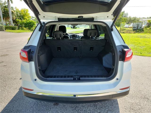 Photo of 2019 Iridescent Pearl Tricoat Chevrolet Equinox
