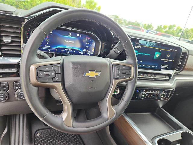 Photo of 2024 Iridescent Pearl Tricoat Chevrolet Silverado 3500