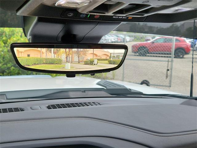 Photo of 2024 Iridescent Pearl Tricoat Chevrolet Silverado 3500