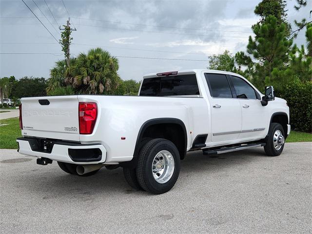Photo of 2024 Iridescent Pearl Tricoat Chevrolet Silverado 3500