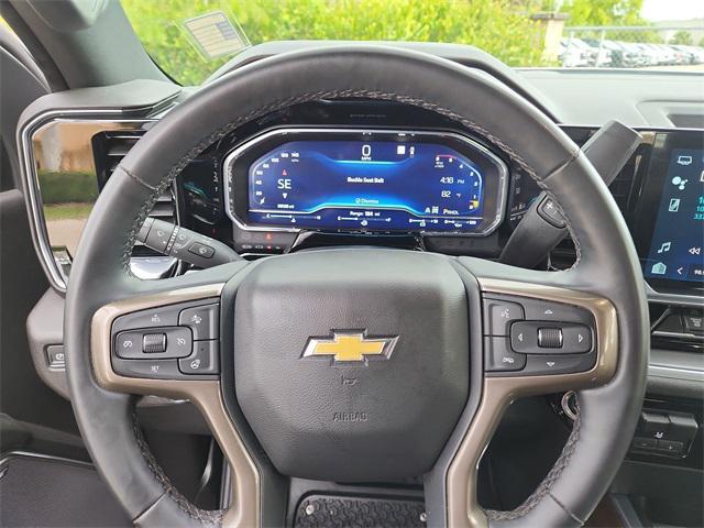 Photo of 2024 Iridescent Pearl Tricoat Chevrolet Silverado 3500