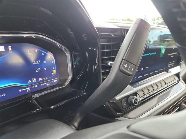 Photo of 2024 Iridescent Pearl Tricoat Chevrolet Silverado 3500