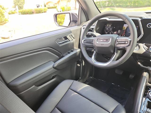 Photo of 2025 Summit White GMC Canyon