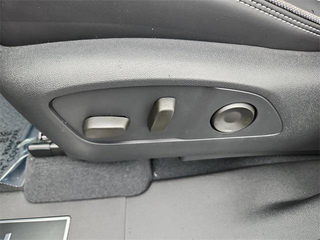 Photo of 2025 Summit White GMC Sierra EV