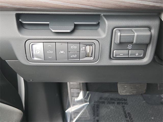 Photo of 2025 Summit White GMC Sierra EV