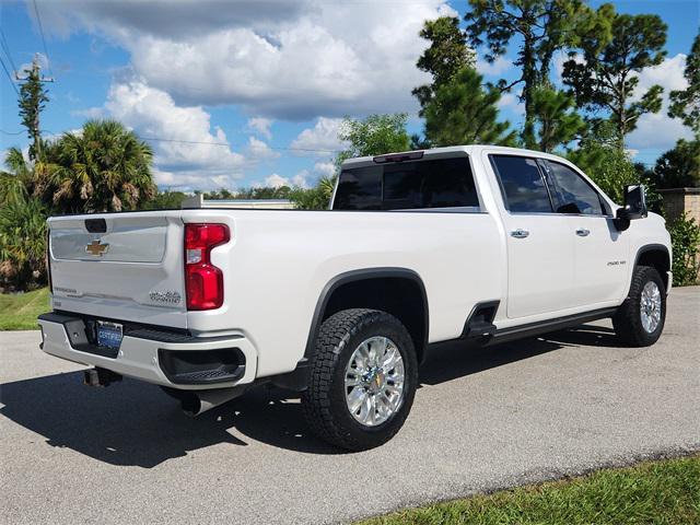 Photo of 2022 Iridescent Pearl Tricoat Chevrolet Silverado 2500