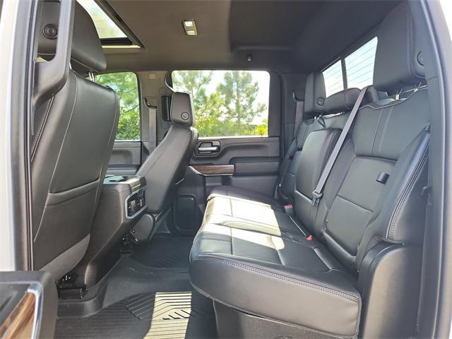 Photo of 2022 Iridescent Pearl Tricoat Chevrolet Silverado 2500