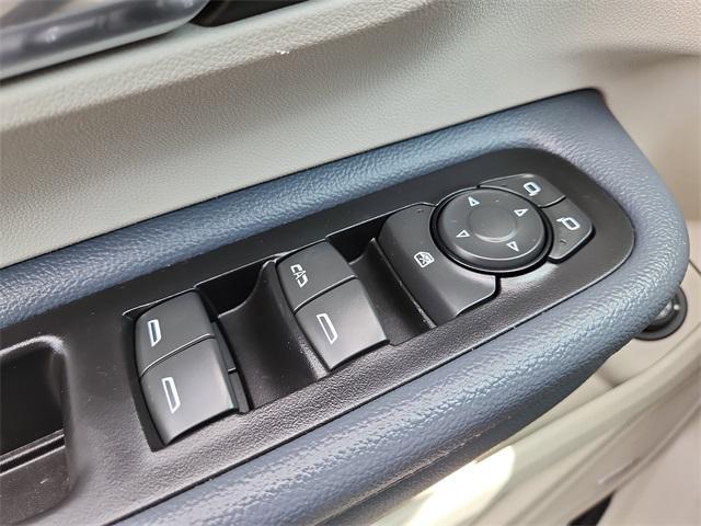 Photo of 2023 White Frost Tricoat GMC Terrain
