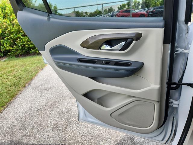 Photo of 2023 White Frost Tricoat GMC Terrain