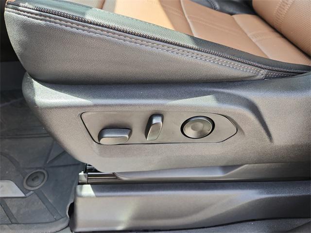 Photo of 2023 Iridescent Pearl Tricoat Chevrolet Silverado 1500
