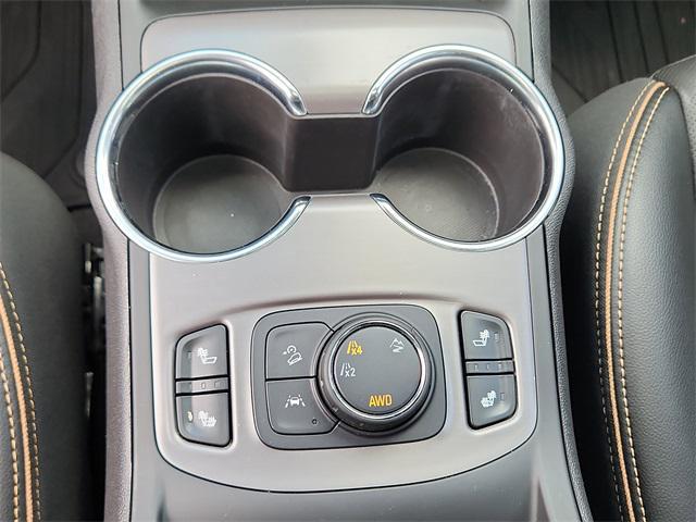 Photo of 2022 Summit White GMC Terrain