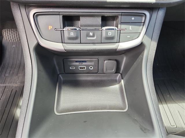 Photo of 2022 Summit White GMC Terrain