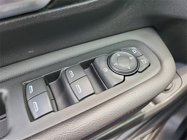 Photo of 2022 Summit White GMC Terrain