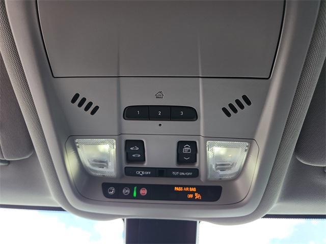 Photo of 2022 Summit White GMC Terrain