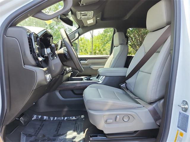 Photo of 2025 Summit White GMC Sierra 2500