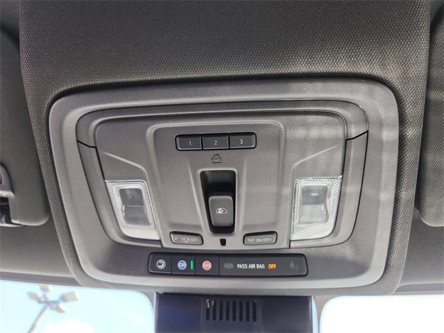 Photo of 2025 Summit White GMC Sierra 2500