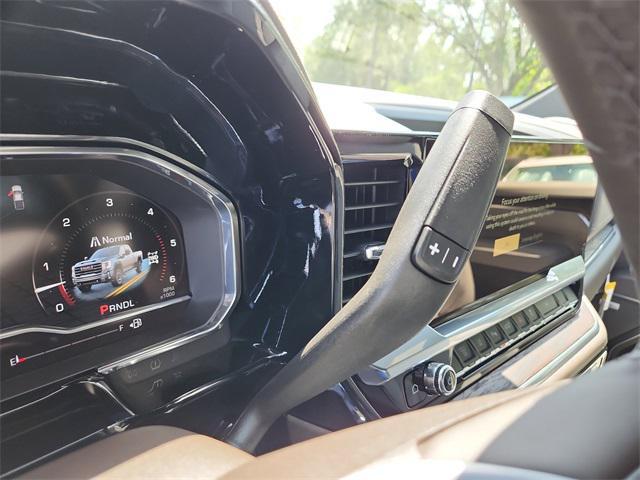 Photo of 2025 Summit White GMC Sierra 2500