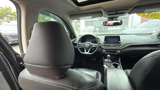 Photo of 2022 Gun Metallic Nissan Altima