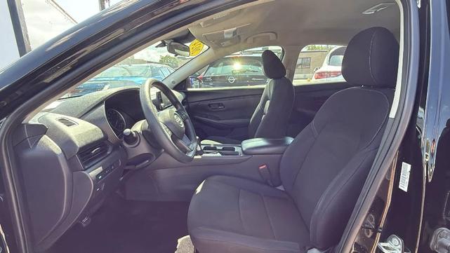 Photo of 2024 Super Black Nissan Sentra