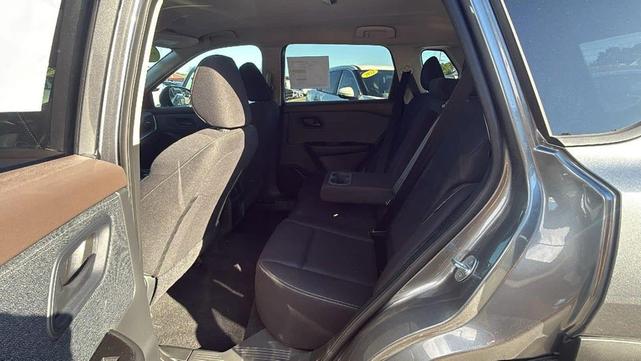 Photo of 2023 Gun Metallic Nissan Rogue
