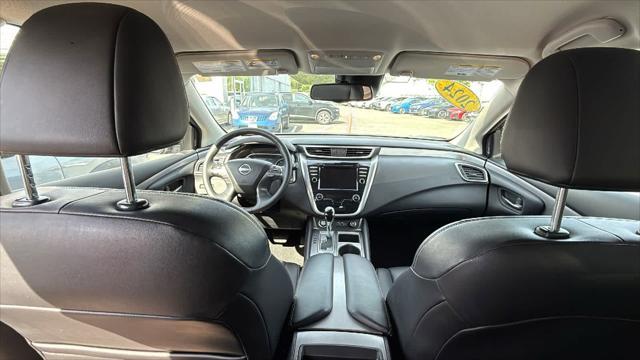 Photo of 2024 Super Black Nissan Murano