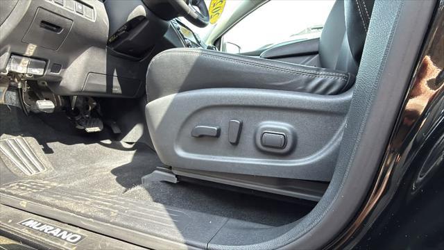 Photo of 2024 Super Black Nissan Murano