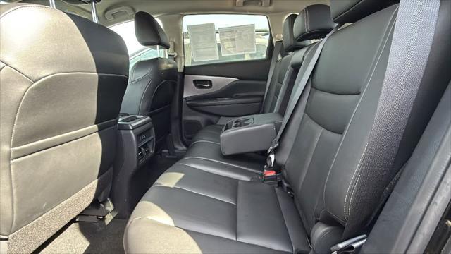 Photo of 2024 Super Black Nissan Murano