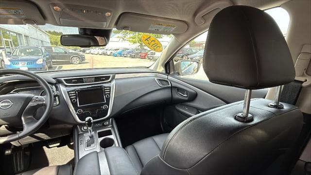 Photo of 2024 Super Black Nissan Murano