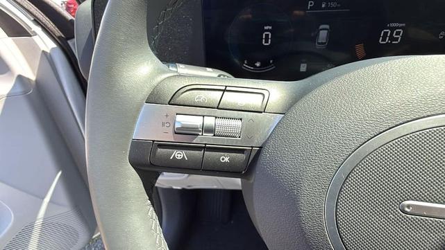Photo of 2025 Atlas White Hyundai KONA