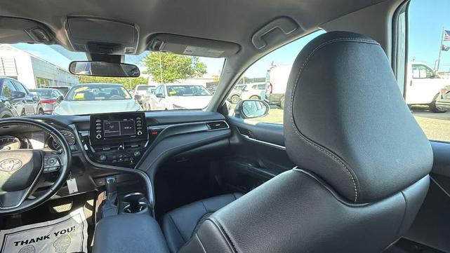 Photo of 2021 Super White Toyota Camry
