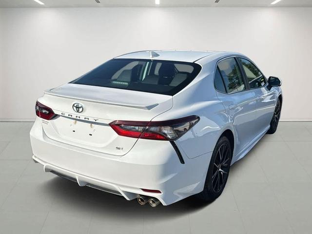 Photo of 2021 Super White Toyota Camry